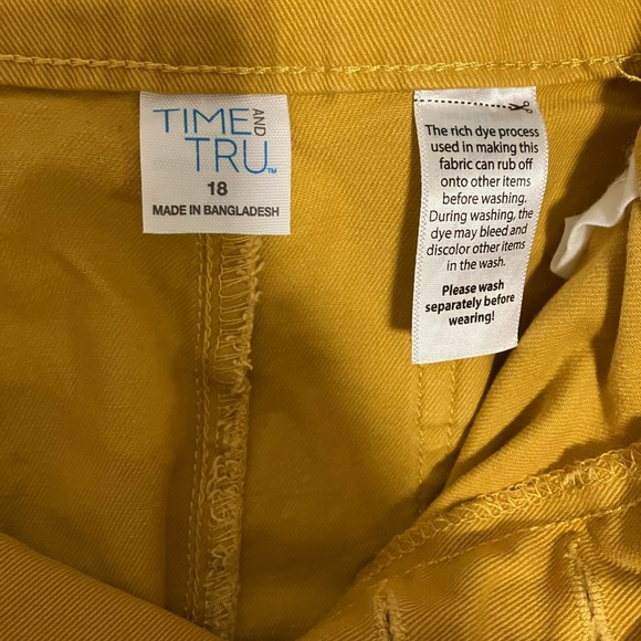 Time and True jeans capris size 18, in excellent condition - Picture 6 of 6